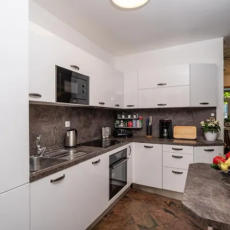 Dadic By Guide Willa Obuljeno